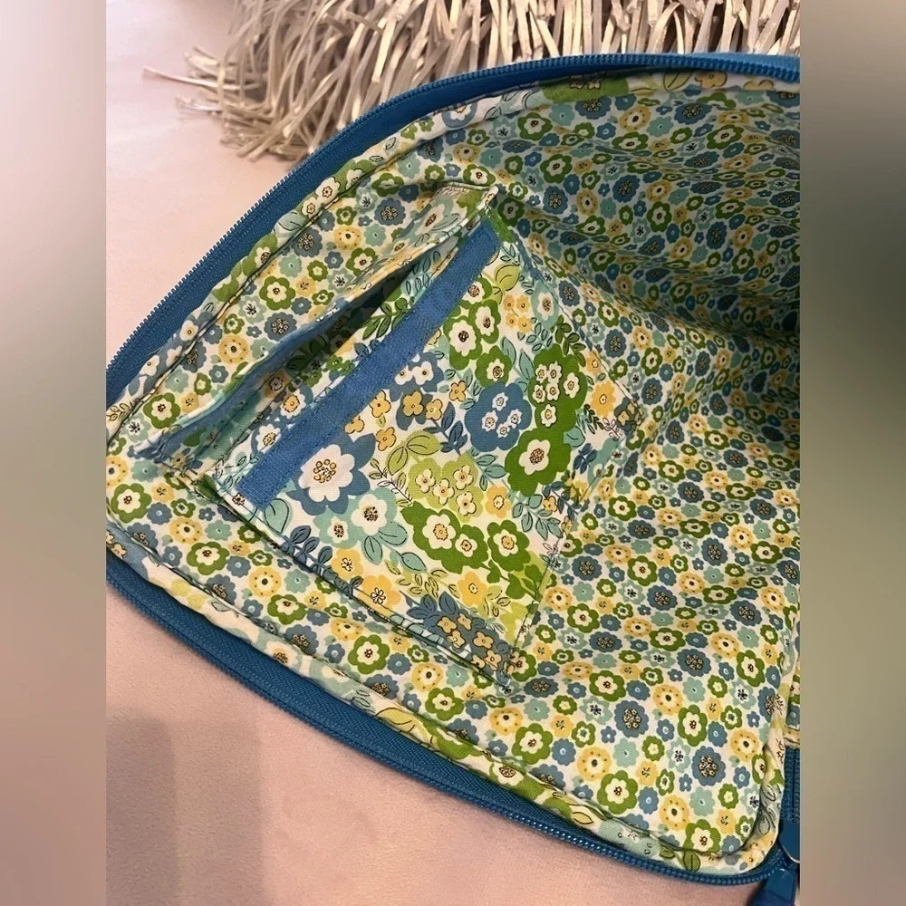 VERA BRADLEY English Meadow Reader Tech Tablet Laptop Floral Padded Case Green
